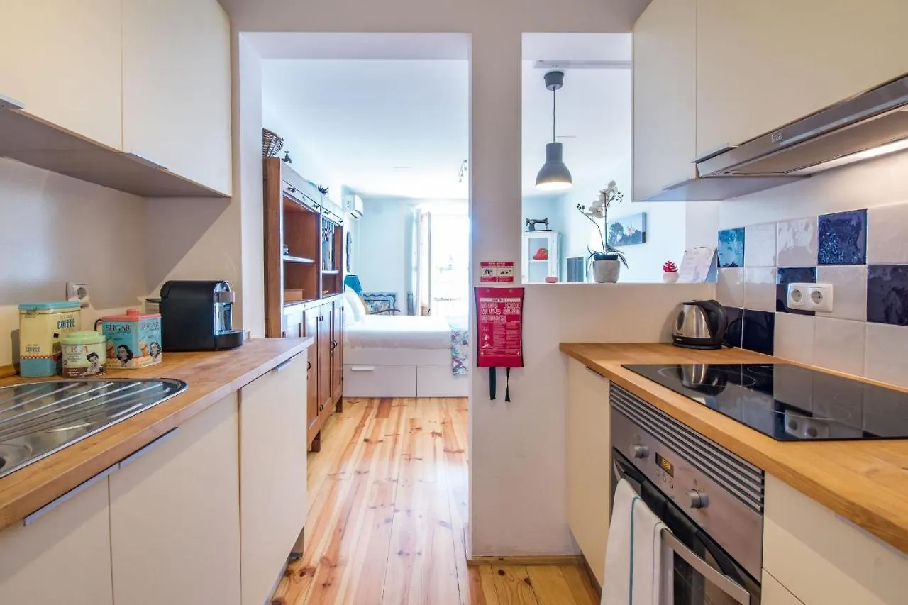 Lisbon Heart Apartments - Yellow Apartment By Lovelystay